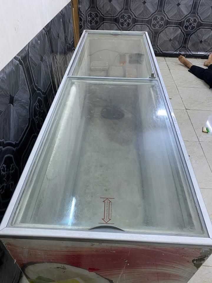سلام عليكم مجمده للبيع 700الف وبيها مجال طولها 2متر رقمي ***********
