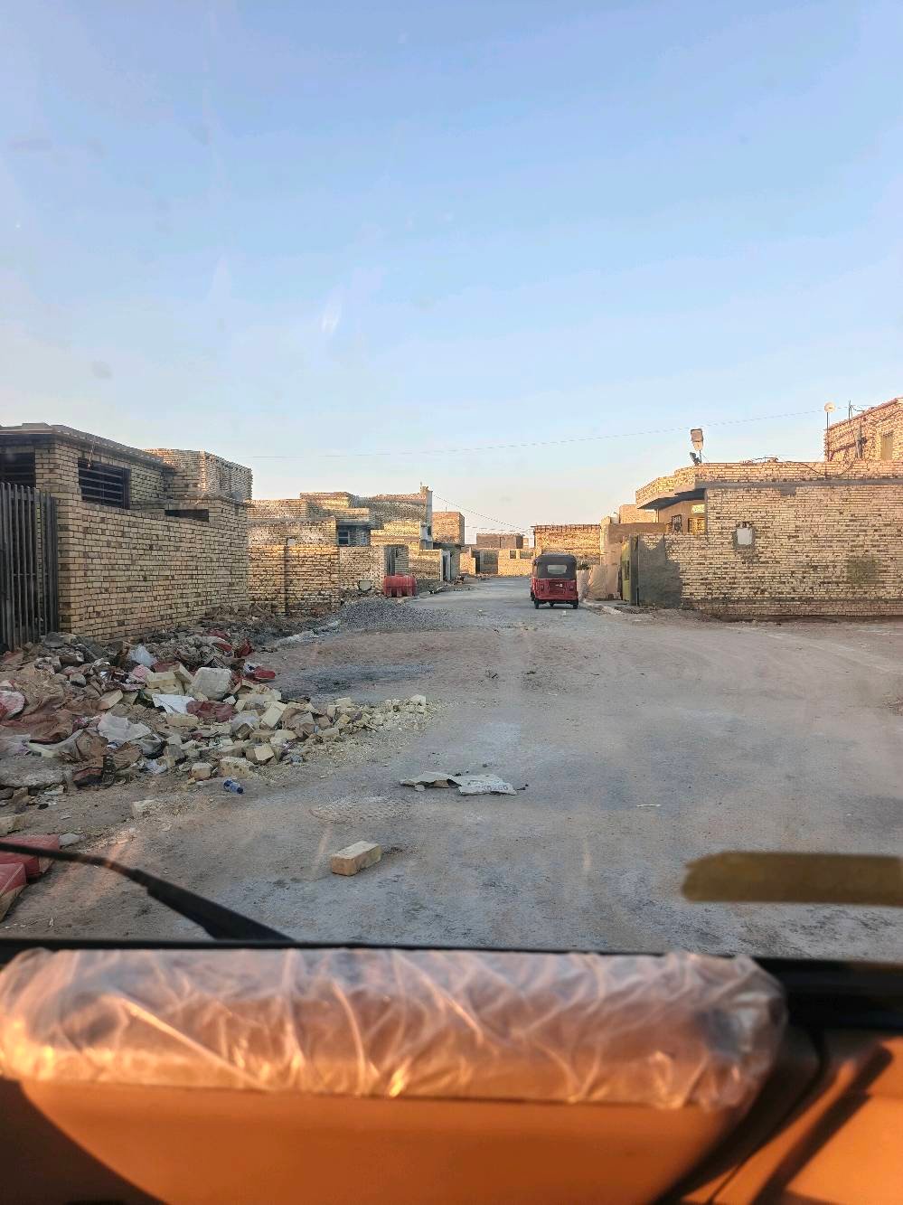 داران للبيع منطقه حي الموظفين ال 5000
مساحه كل دار   100  متر طابو صرف 
حديثات محد ساكن بيهن 
السعر 75 مليون للدار الواحد وبيهم مجال 
رقمي ***********