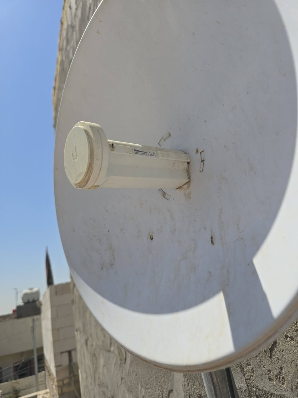 السلام عليكم نانو وراوتر  للبيع السعر ٨٠ بيهن مجال سبب البيع حولت أشتراك ضوئي  حي ميسان رقم الموبايل  ***********
