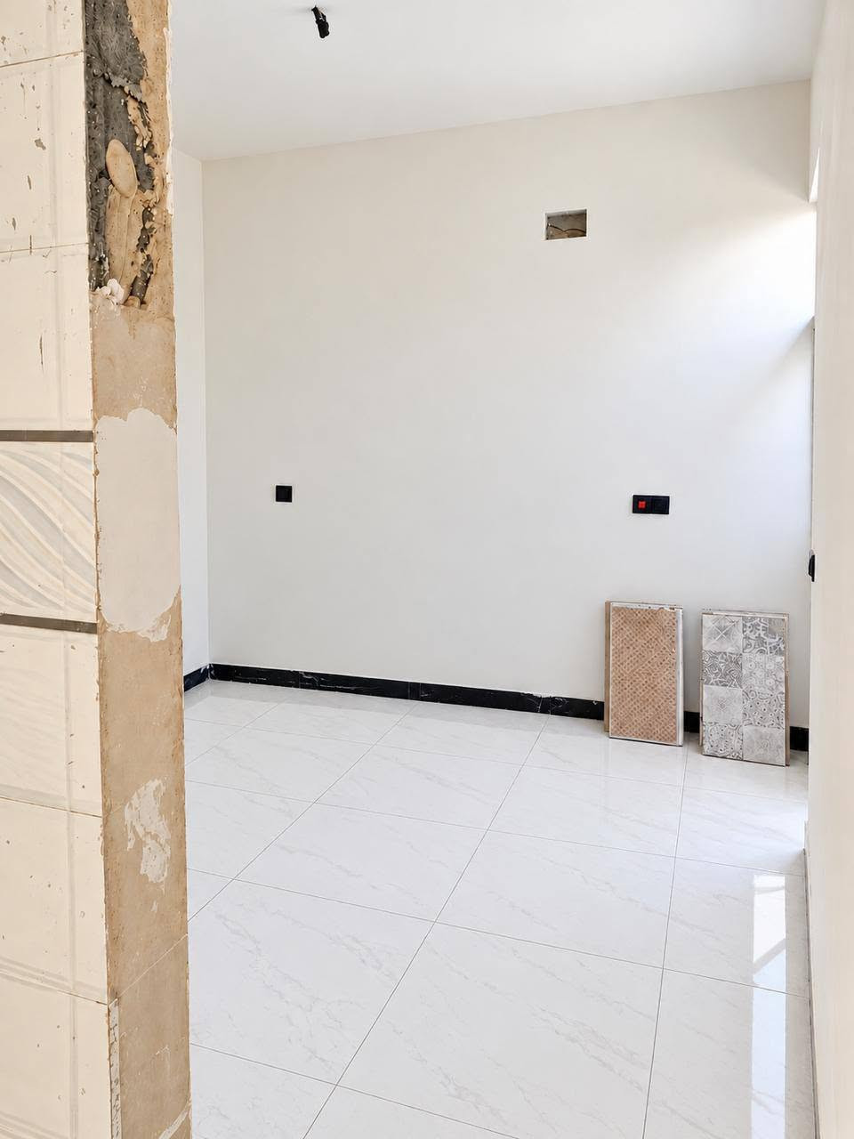 🏠 دار للبيع بالأقساط – بناء حديث من طابقين
📍 الدوائم – نهاية الشرطة الخامسة
✨ المواصفات:
• المساحة: 70 م²
• سند 25 زراعي
• بناء حديث من طابقين
• 3 غرف نوم
• استقبال (صالة)
• حمامين
• خدمات متكاملة
• ماء خطين + بئر + إسالة
• كهرباء
💰 البيع نقدًا أو بالأقساط مع مقدمة
📞 للاستفسار والمعاينة: ***********
