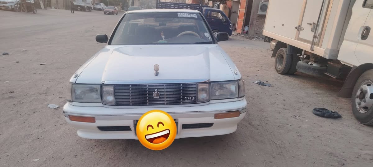 سلام عليكم  سياره كراون هارتوب 91 رقم // كربلاء السياره جاهزه من كلشي وين ما يعجبك ترايه
تخم تاير جديد
حداديه كامله
لايت زنون
تشغيل عن بعدالمحرك
تبريد شغال ويه السويج
مسجل شاشه مع كامره على البك
 السعر //50 وبيه مجال 
الاتصال //الرقم *********** حلة, بابل
