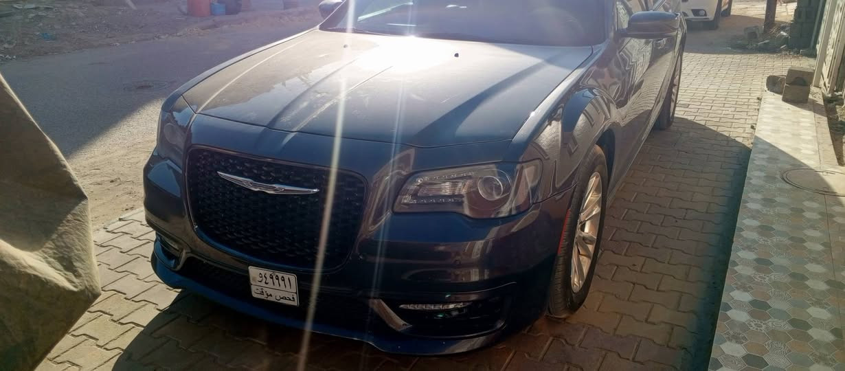 السلام عليكم أوباما 18Sفول مواصفات ظباط حادث فقط دعامية خلفية واجه بيه مسبق بنيد مبدل أصلي بدون صبغ وجاملغ كلير بدون معجون السيارة حيل جديدة 
مواصفات S
بونراما 
رادار جانبي رادار خلفي
حساسات أمامية وخلفية 
كشنات حظن أسود 
تحكم ستيرن تدفئة تبريد 
تو ويل محرك ستة سلندر 3600
ويل مكسيكي تخم تاير السيارة حيل جديدة بالكارتون 
***********
