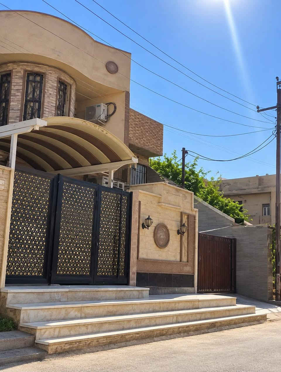 يوجد بيت للبيع بحي اور الاولى شارع الطب العدلي فرع اسواق الشورجه المساحه 175م للاستفسار ع الرقم ***********
