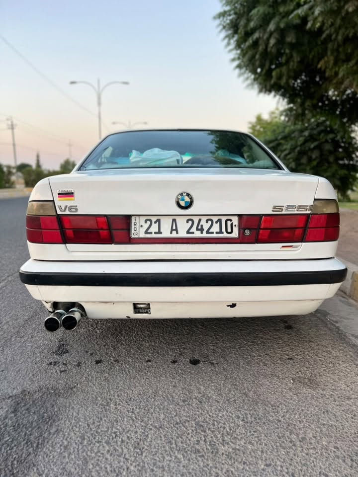 فرۆشتنی خیرا بیەم مۆدیل 91 525 گیڕ عادی مەکینە 528 تی دیجیتاڵ سەیارەکە زۆر پاکەوە پیشو پشتی لۆکە سەنەوی تازەی تا2028 نرخ 44گەڵا ژ***********
