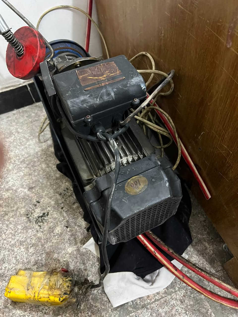 ونج رفع مواد حمولة 1طن شغال شرط الفحص 
نزل سعرك بغداد الكاظمية
***********
