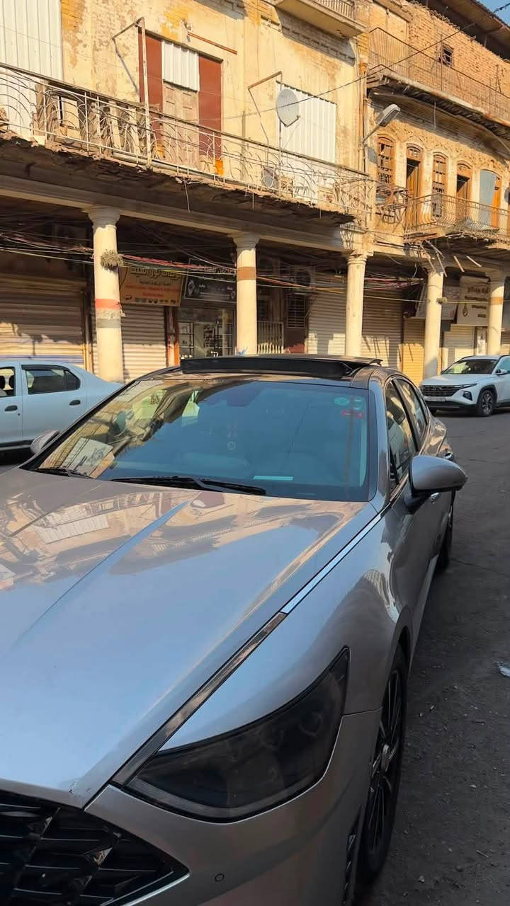 سلام عليكم شبابنة الطيبة
سوناتا 2021  رقم اربيل باسمي 

فول الفول.
تتحكم ريمونت 

محرك 1600 تيربو 
بانوراما 
تحكمات ستيرن 
شاشة جبيرة 
لايت زنون 
تايرات جديدة 

ماشية 90 الف ميل 

وحادثهة سرقة 

سعره 165 $ وبيهة مجال للطيبين 

مكان السيارة :بغداد / جميلة 

والي تعجبه السيارة اني بخدمتك متعجبك تجي تاخذهة وتروح. 

للاستفسار ***********
