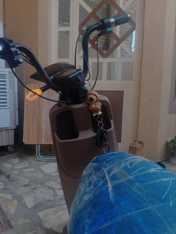 دراجه شحن 
نضيفه كلش ستوني مبدللهن بطاريات وتايرات 
ماطالع بيه ابد لان سافرت وهاي صوره اليوم خذتهن 
مكاني نجف 
للتواصل ***********
