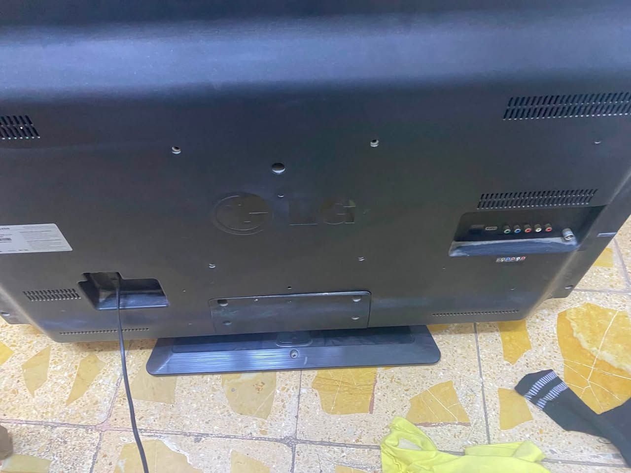 شاشه نوع Lg
بدون نت 

سعرها 125 وبيها مجال 

مكاني العامريه 

الرقم:***********
