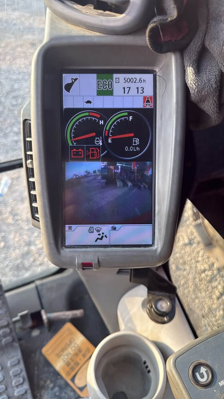 Hitachi Zaxis 200-5B
right and left analog  electric lever 

Short circuit electrical lever alram whith GND

the work by Eng.mahmoud 

Eng.Ali Dakheel

***********

بغداد الكراده ساحه ٥٢
