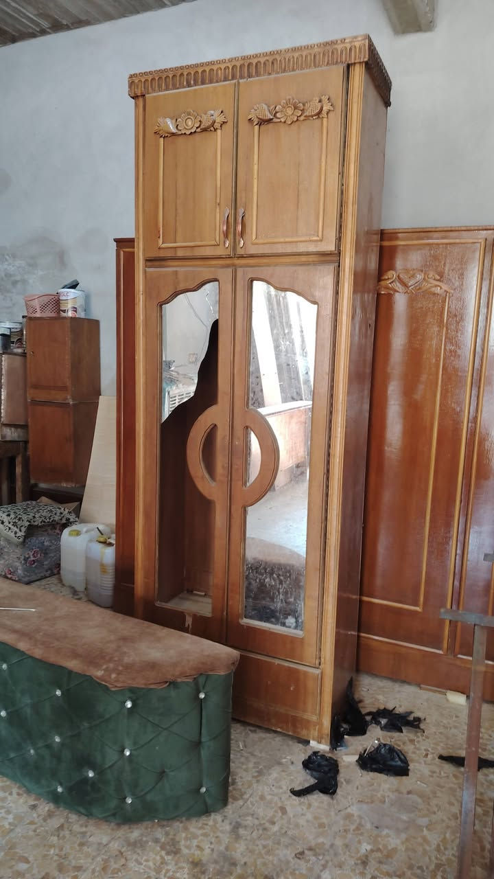قنصور وزاوي لبيع ٣٥٠الف وبيامجال ***********
