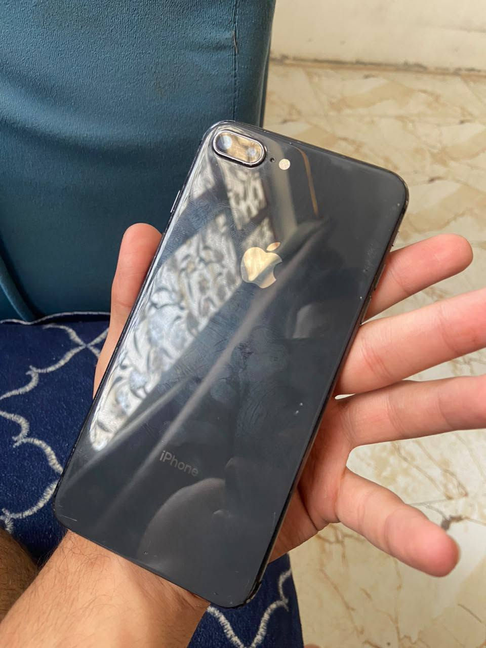 ايفون 8بلس ذاكره 64 بطاريه 100بدلتها قبل 4ايام اصليه 
شغال اي خلل مابي فقط الكلاس مكسور مو الشاشه سعرها 20
السعر 100بي مجاا بسيط مكاني بعقوبه لتحرير ***********
