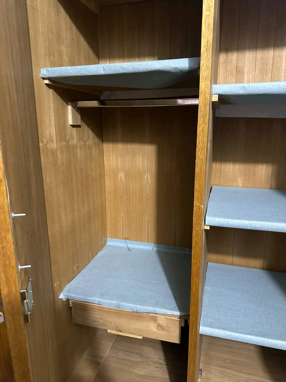 للبيع غرفة نوم عراقية 🛏️✨
غرفة نوم عراقية مرتبة وحالتها جيدة جداً، نظيفة ومحافظ عليها.
💰 السعر مليون دينار فقط
السعر نهائي، والبيع للجادين فقط.
📩 للاستفسار مراسلة خاص.