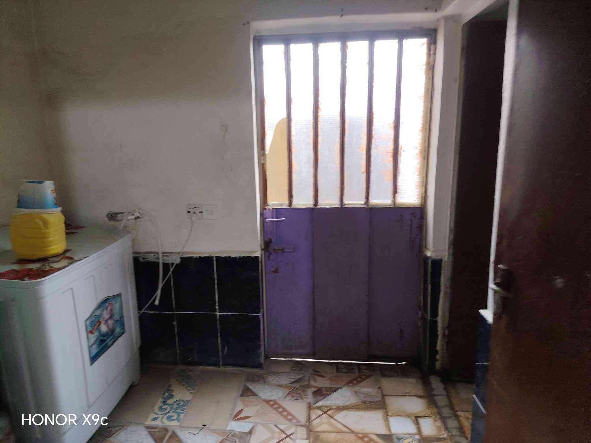 الفيلق • ٣٥٠م • حوش ٣ سيارات