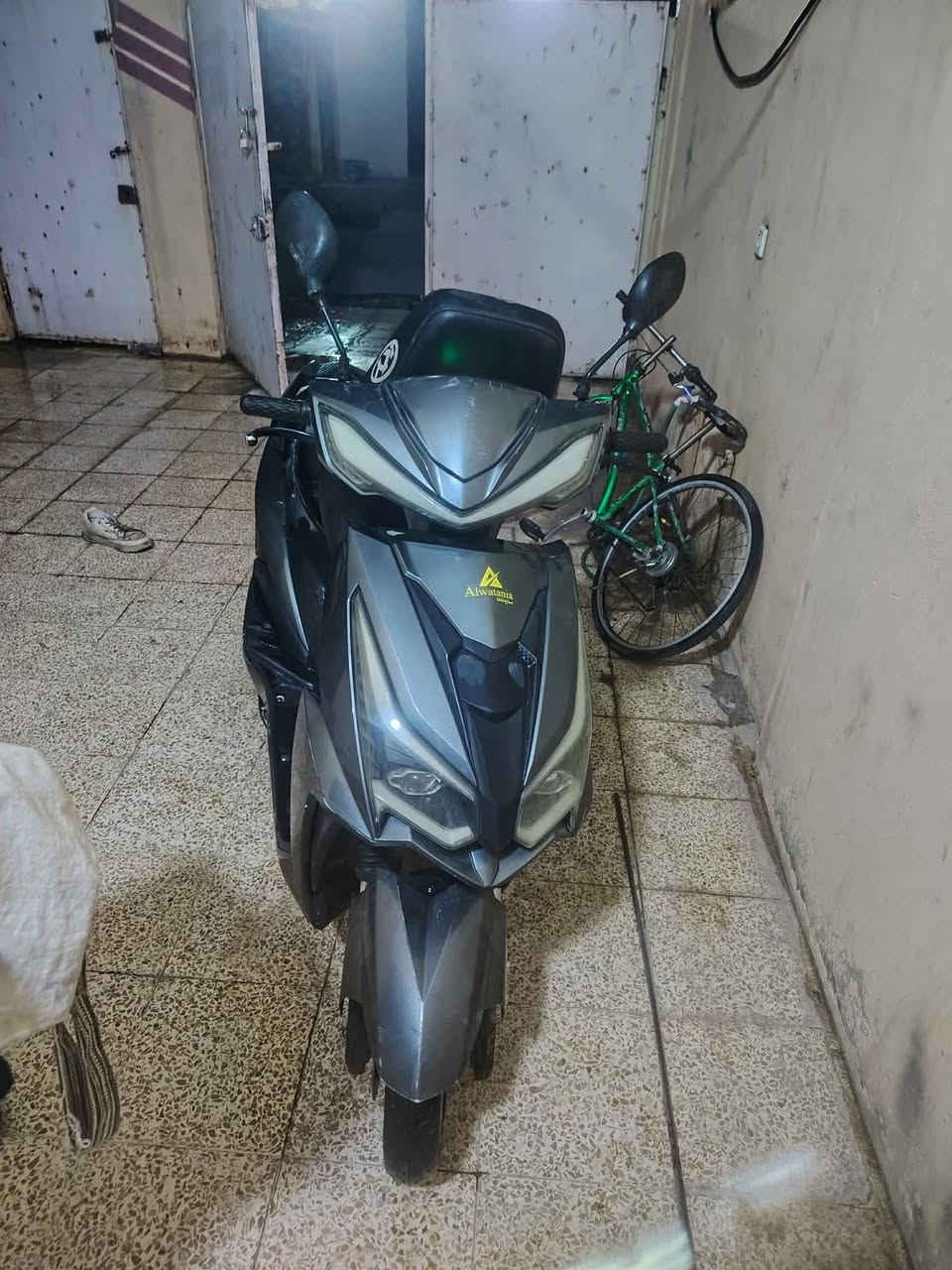 للبيع ماطور شحن 
الاسم سكندز 
يمشي من 40الى 50 ك م 
نضيف 
رقم ***********
مكان الأيسر حي الصحه 
@الجميع
