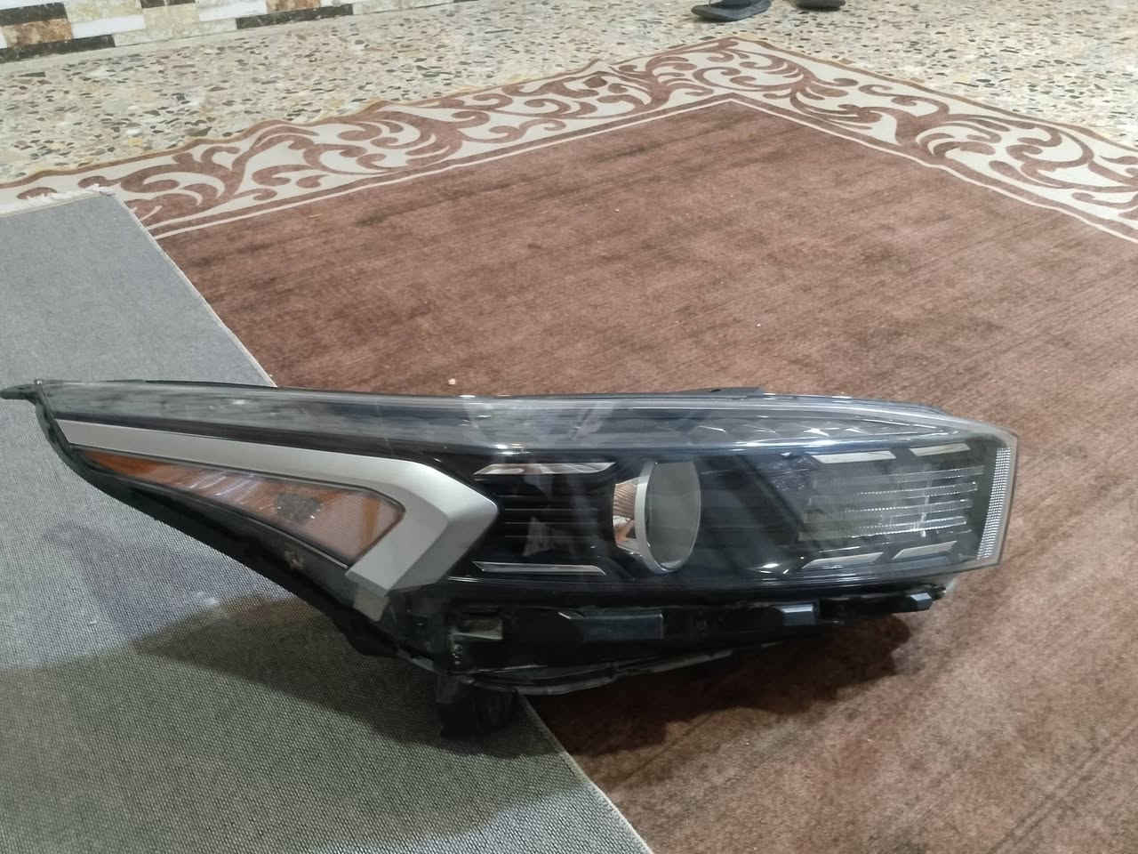 السلام عليكم  مازدات اصليات فورتي 23 بدون ليد

السعر 325 وحده أصلية والثانية اصلية فقط مبدل جامة 

بيها صفار قليل كلش نضيفات 
*********** رقمي
