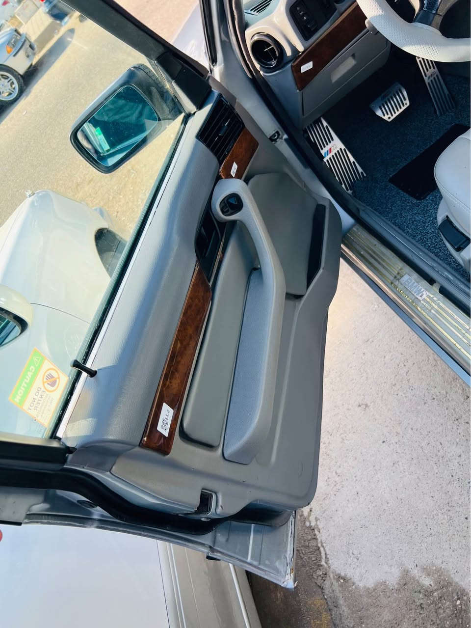 بي ام موديل 1995 🚗***********
محرك 25 دبل فانوص كيرومحرك تبريد كير بشرط سعرها 78
لون سلفر كلير عام بدون ضرر مكفولة كفالة عامة 
رقم اربيل سنوية رقم هزة جديد بسمي لحد 31 
سيارة فول فول مابيها نقص من كل نواحي 
مكان سيارة كركوك كركوك, العراق
