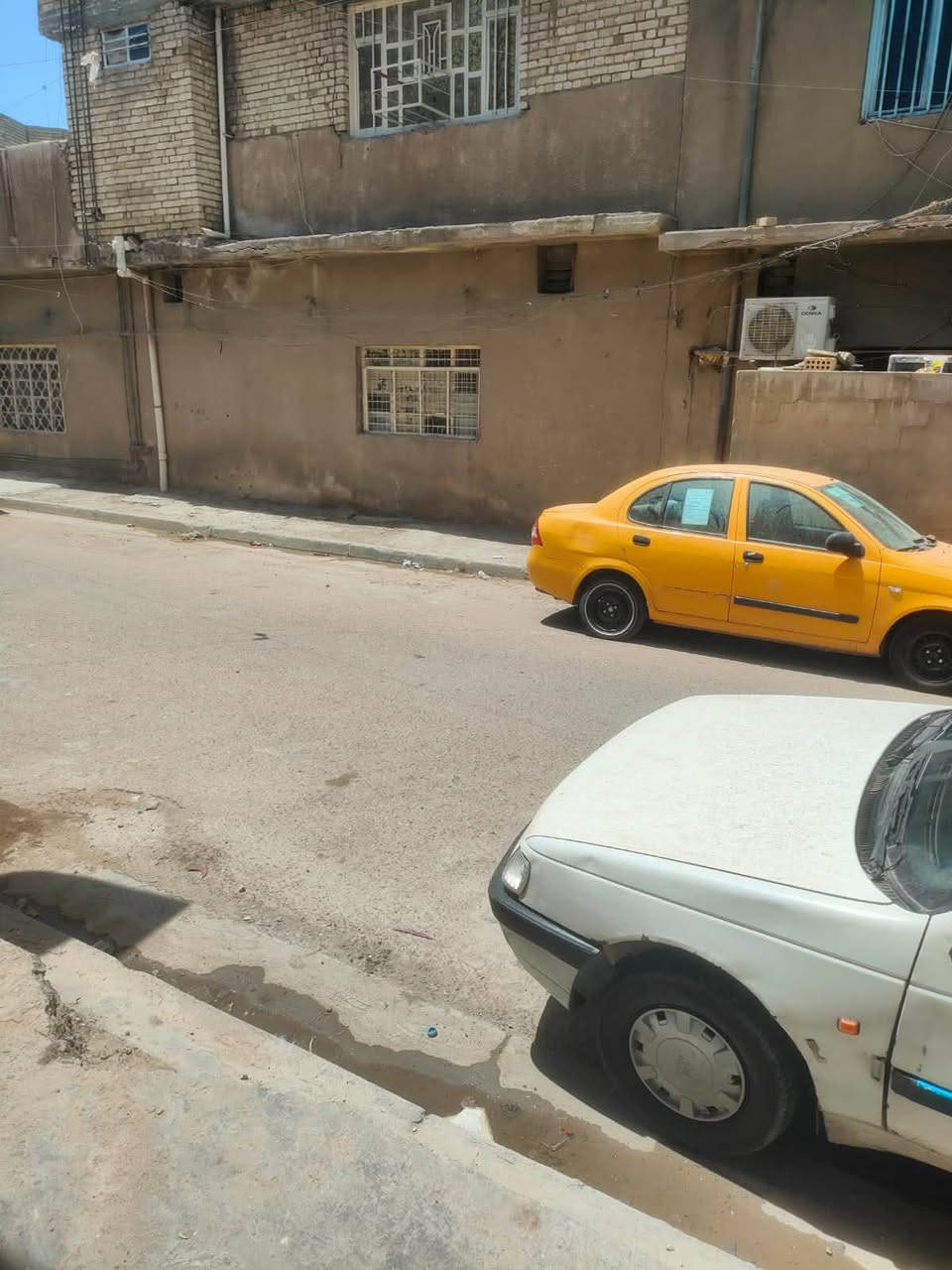 نصف قطعة مربعة مساحة ٧٢  بناء حديث 
واجهه ٩
قطاع ١٢ قريب شارع الداخل وشارع ٦٠ فرع عريض 
للستفسار واتساب ***********
