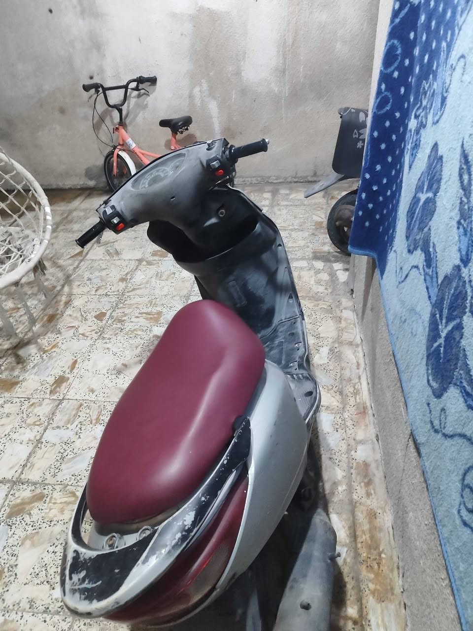 سلام عليكم بريز لايت ناصي كامله نضيفه بيهه ملاحظات قليله السعر 400وبيهه مجال قليل مكاني بغداد الحريه الثانيه  وهذا رقمي ***********
