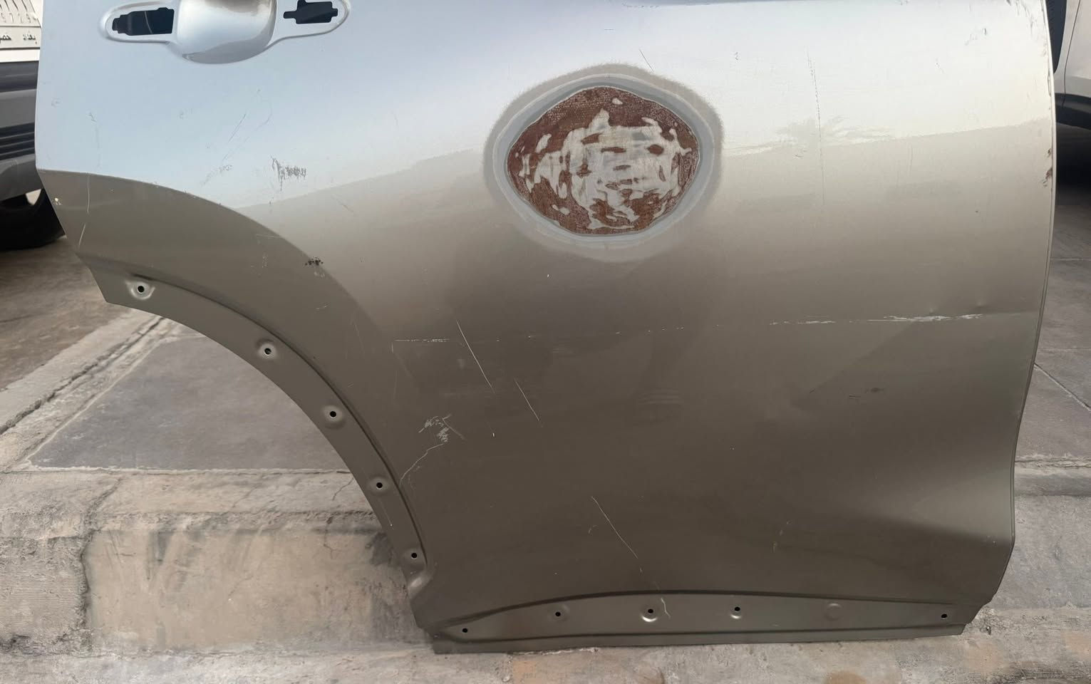باب لكزس NX يمين خلفي اصلي مختوم
مع نرمادات عدد ٢
بحالة جيدة
نظافة ٩٠٪؜
سبب البيع… عدم الحاجه
غير مصلحة مسبقاً
غير مصبوغة
المكان بغداد - اليرموك
***********
مكالمة او وتس اب
السعر ٥٠٠$

تتطابق مع موديلات لكزز
2022, 2023, 2024, 2025
Lexus Nx 250
Lexus Nx 350
Lexus Nx 350h
Lexus Nx 450h+

Manufacturer:
Lexus door shell
Part Number:
67003-F6010
Replaces:
67003-78040
Positions:
Rear Right
