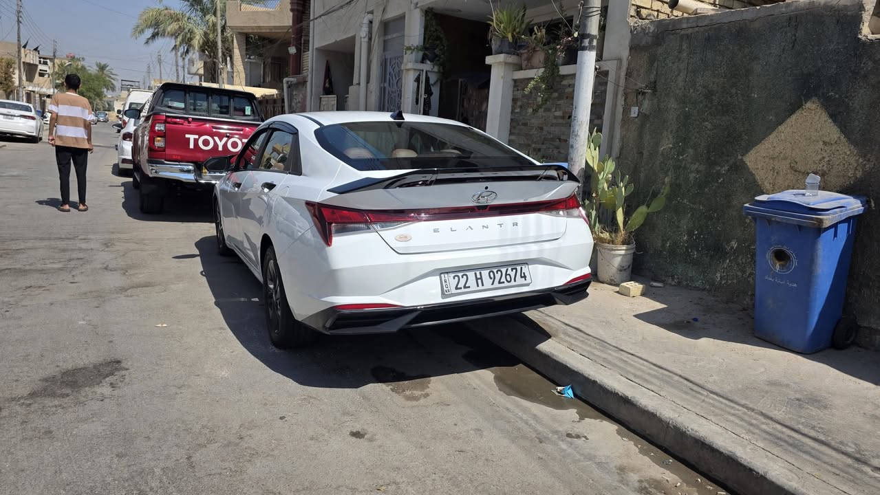 الانترا موديل ٢٢ امريكي  ممشة ١٦ كيلو متر  اخت الزيرو مكينة ٢٠٠٠cc دوش مكينة وكير مكفولة 
 تلاث انضمة قيادة  
رقم السيارة اربيل مثل ما موضح 
فول مواصفات فتحة تحكمات استيرن 
تحديد مسار قيادة ذاتية 
كشنات تدفأة 
داخل جلد ماروني 
ضايفلهة قبقات مري  باتمان
يدات بوب 
سبويلار  مال N 
مطريات 
تايرات امامية جديدة 
هزة بيها وميزانية مفحوصة 
ما تحتاج صرف ربع جاهزة 
وحادثها مال امريكا صورها كبالكم فقط باب السايق والدعاميات مصبوغة 
كذا ملاحضة ما تبين بل كامرا  تجي وتشوف 
السعر153 وهاذا رقمي *********** موقع بغداد حي الجهاد
