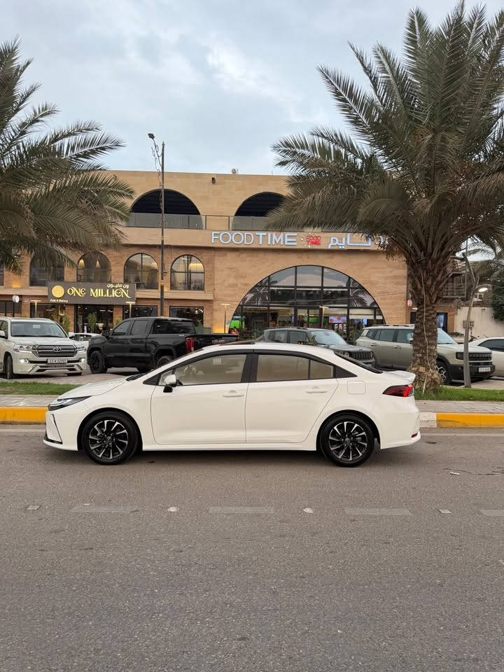 كورلا • ٢٠٢٦ • هايبرد ١٨٠٠