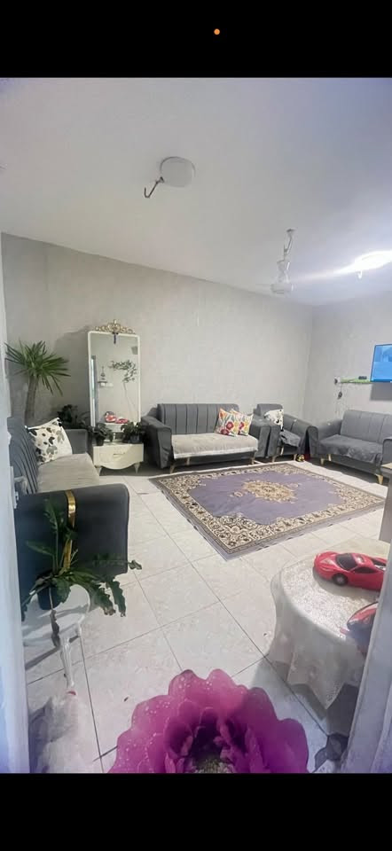 🏡 فرصة للبيع – بيت في منطقة أبو خستاوي
للبيع بيت بموقع جيد في منطقة أبو خستاوي، مناسب للسكن خلف حسينية الزهراء 

📐 مساحة الأرض: 100 م² (10*10)
🛏️ غرفة نوم: 1
🛋️ صالة: 1
🏠 هول: 1
🚿 حمام: كبير
     مطبخ كبير 
💰 السعر: 65 مليون دينار عراقي قابل للتفاوض ويرهم مراوس 

إذا تبحث عن بيت بسعر مناسب وفي منطقة هادئة

للاستفسار  الاتصال على الرقم: ***********
