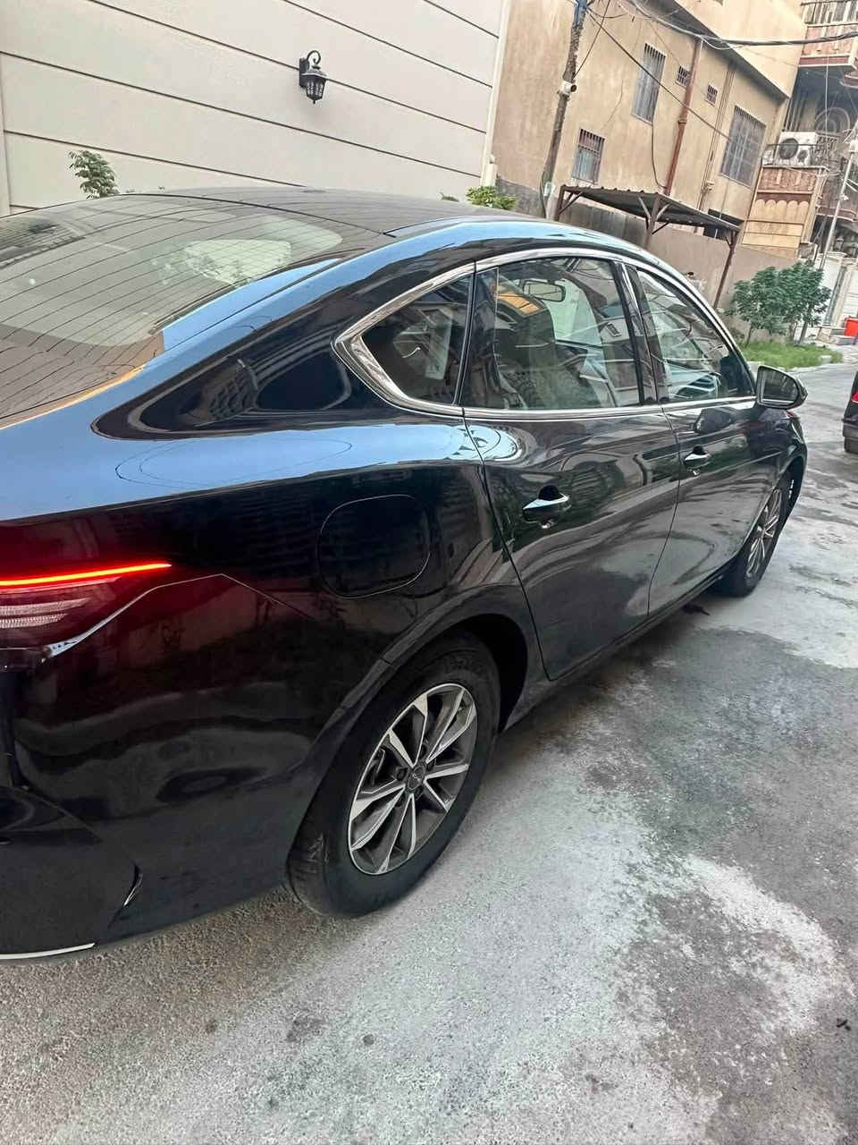 دستروير • ماشي ٢٣٠٠٠ • رقم بغداد