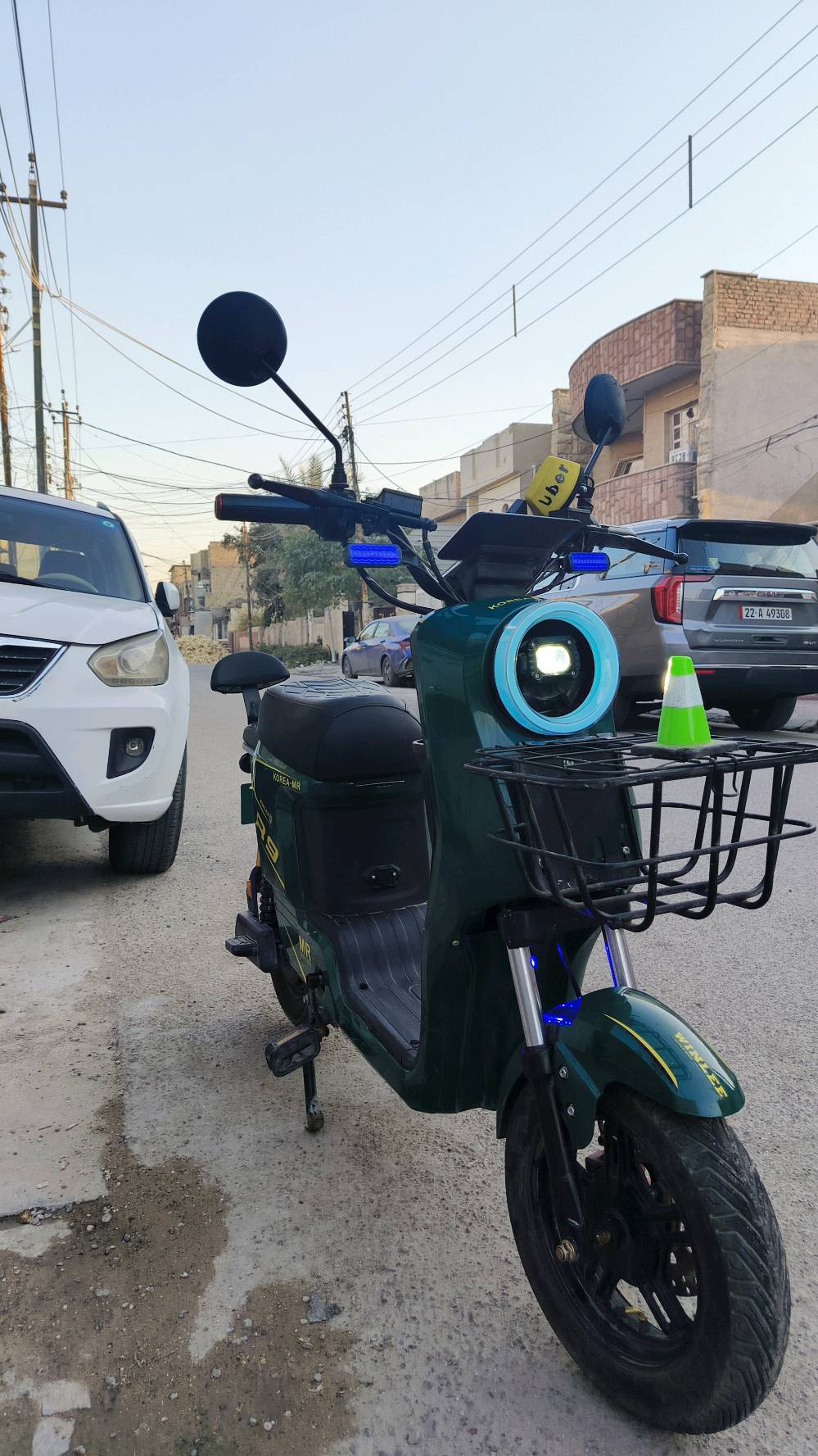السلام عليكم دراجة ار9 2025 دراجة كاملة حيل حيل نضيفة فقط البطاريات والباقي كلة شغال تحتوي على سماعة أبي ثري كما موضحة في الفيديو السعر 250  وبيه مجال حك الحية بسيط للتواصل واتساب فقط ***********