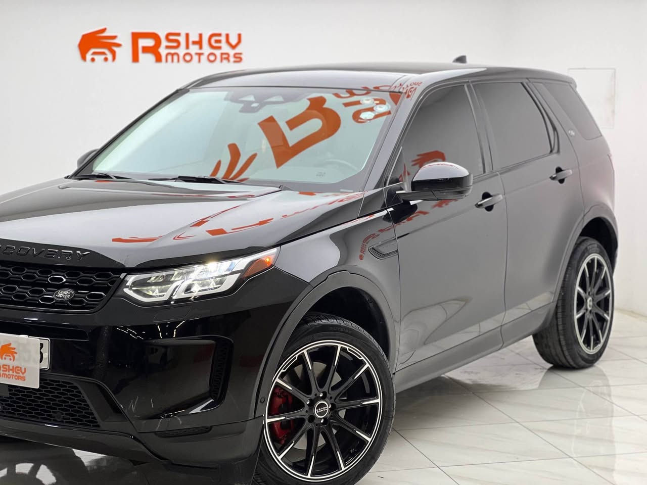 احلي و افخم سيارة ب سعر بلاشش🔥🔥
Land Rover discovery 2021
لاند روفر ديسكوفري ٢٠٢١
 
مواصفات Sport S فول فول
(سقف بانوراما جام علي طول السيارة-مقاعد جلد و تدفئة-شاشة carplay-مثبت سرعة-تحكم لمس)

مكينة ٤سلندر+توربو حجم ٢.٠لتر
ماشية قليل كلش 33,000 ميل فقط و بحالة ممتازة 

ضرر السيارة جاملغ صبغ و باب و بنید مبدلات شركة نفس اللون ايرباك ستيرن و دكمة سستم شركة 
السيارة كلش حلوة و نظيفة 

السيارة رقم دهوك (الدولي سنوية جديدة)

رقم الشاصي مع الصور
مكفولة من كير و محرك و كهربائيات
السيارة بدون مصرف تخم امامي كامل تخم تايرات جدد يعني كاملة مكملة السيارة

و ب سعر(195$) ورقة و بيها مجال للطيبين

مكان السيارة

دهوك -معرض ارشف R-Shev
رقم51 من معارض التيرمينال 

***********
*********** دهوك, العراق
