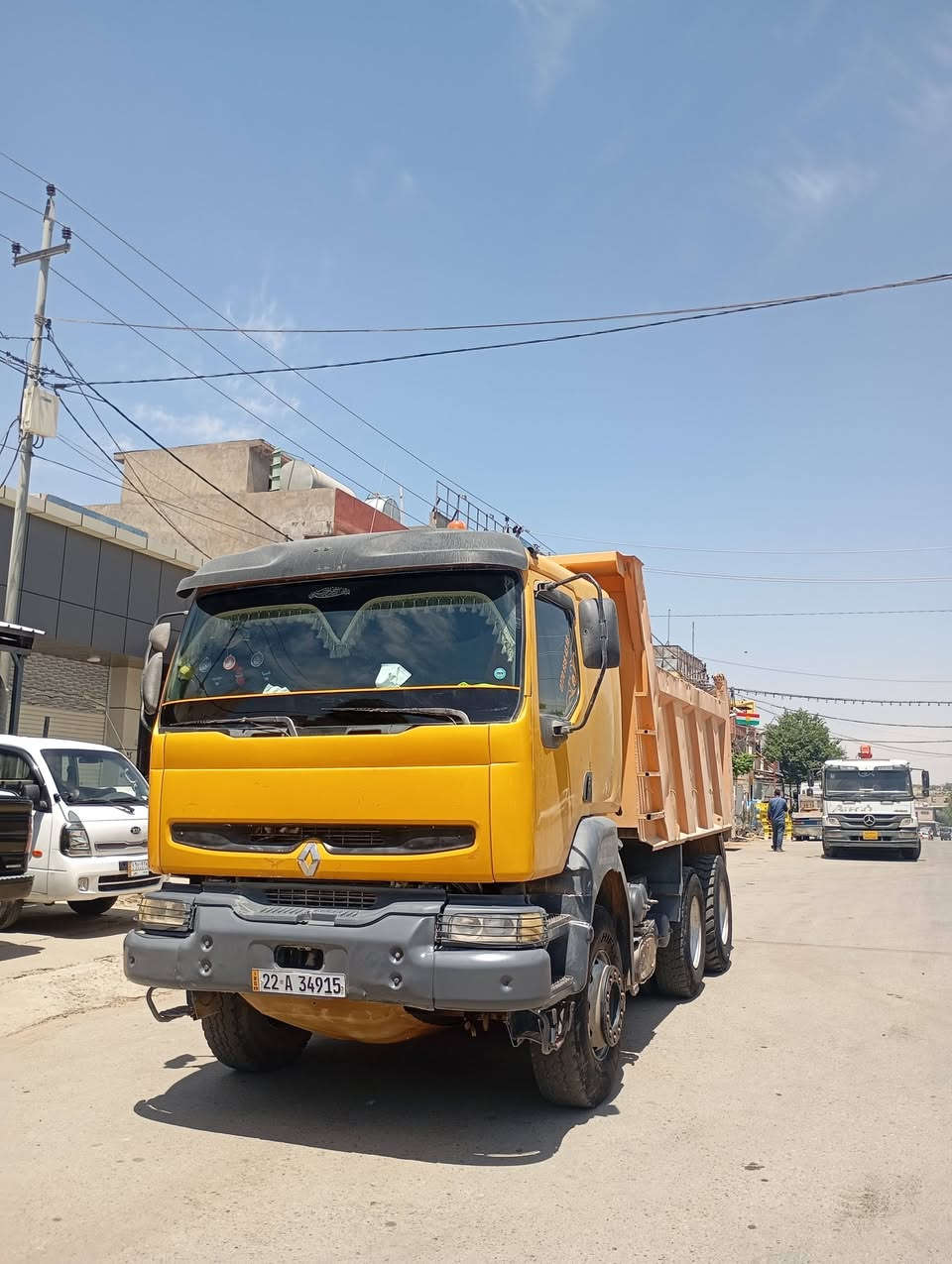 ڕینۆ بۆ فرۆشتن
مۆدیل 1999
تەبرید بەشەرت 
گێڕ مەکینە ئەکسل شەنسی بەشـەرت 
بۆدی سەدا 80 پاکە 
سەنـەویی تا 2030 تازەیە 
جایزەو لەناو ئیشدایە 
تاقم تایە تازە 
مەجموعە گەورە بیلاد 
***********
***********
