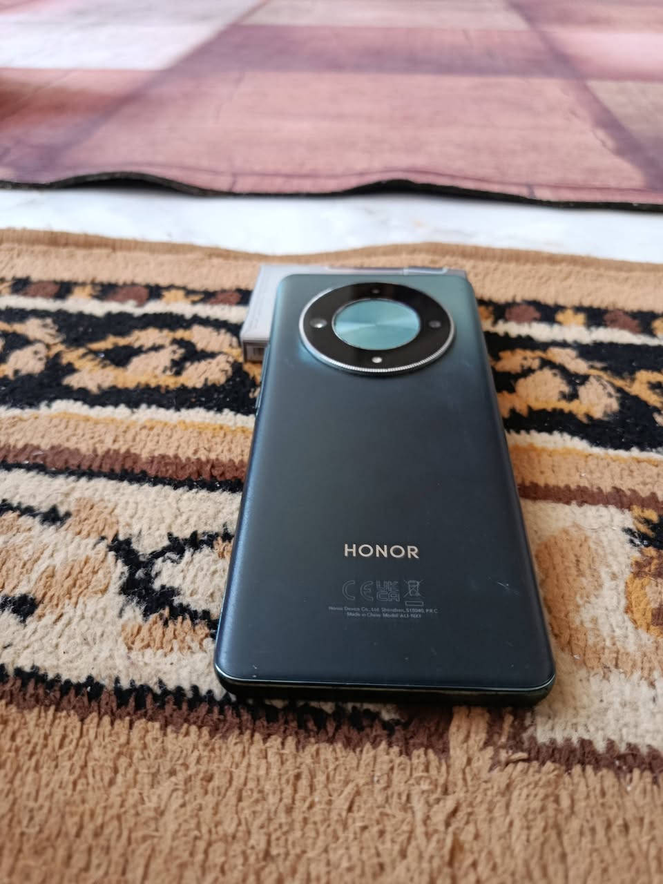 السلام عليكم
هونر x9b  5g ذاكره 256 عشوائيه 12  بطاريه 5800 معالج سناب دراكون 6 جين 1 شاشه منحنيه بدون ملحقات نضافه الجهاز كدامك بلصوره مراوس او بيع ويفضل مراوس تغاصيل اكثر علق واني اراسلك
