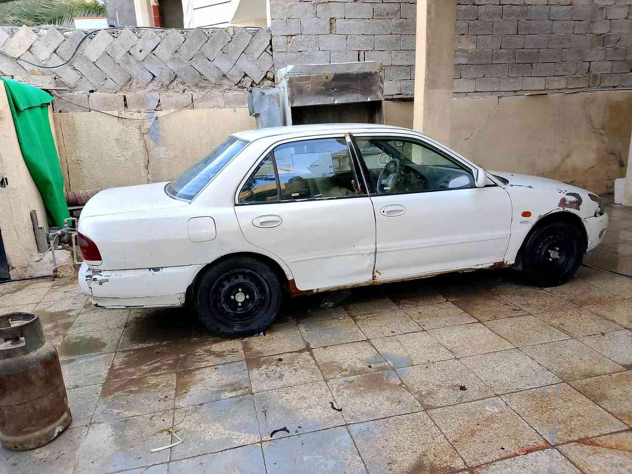 سلام عليكم بروتون ويره 2002بسمي لسياره سنويه 28تحويل ثاني يوم يرادله ترتيبات بسيطه صدر خلفي تعبان طخه بالباب لخلفي لسياره بلاديه وحلوه سعرهه 33وبيهه مجال حك جيتك /***********/***********/لكورك بي وتس اب
