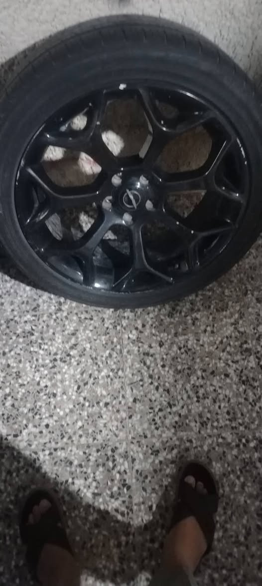 ويل لبيع وابامه نضيف تايرات نص عمر تواصل ***********
