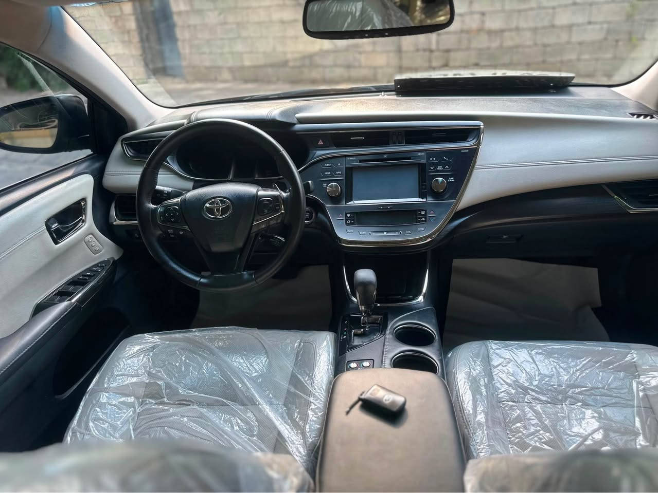 تويتا ئه ڤه لون موديل 2017 ى امريكي  LIMITED فول فول فول مواسفات ايسرات خاس به سمه شغال كوشن سارد گه رم كوشن  ميمورى كوشن جلت كارباى رادار پيش تنيشت پشت سلايت كوش پيت ساردو گه رم شاشه گه وره سيتم ايكو نورمال سپورت په رده زور مواسفاتى تر 4تايه ى تويوى  له زيره بيلاد ويلى خليجى له زيره  سياره به كلين هاتوه دوو په له بوياغى هيه بى  10وه ره قه غرامه ى له سره و له دواى فروشتن ايده م ايده م گير مكينه جيتيتال به شرته  هه موگيانى له سر ده قى شريكه يه و به شرت نرخى 183 زماره تل *********** رانية, السليمانية
