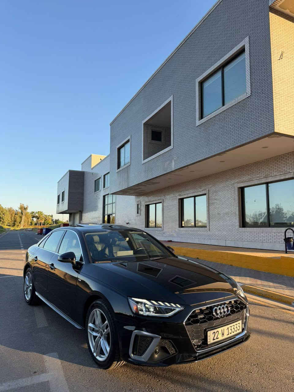 Audi A4 Sline 2022
فوول فوول مواصفات
بصمة
كشنات جلد- خزن - كهرباء- تبريد و تدفئة 
سلايحساسات امامي و خلفي
بردة كهربائية
فوليوم
كروز سرعة
بريك لمس
تبريد لمس 
شاشة جبير
كيج دجتال الكتروني
كامرة ٣٦٠ درجة
لايتات بلادي ليد 
بجم خلف كبس بدون ضربة 
سيارة بي صبغ بابين بدون ضربة عل خدوش صابغين
سعر:٢١٥ بي مجال بصيط للطيبين
***********
مكان سيارة: اربيل🌍 أربيل, العراق
