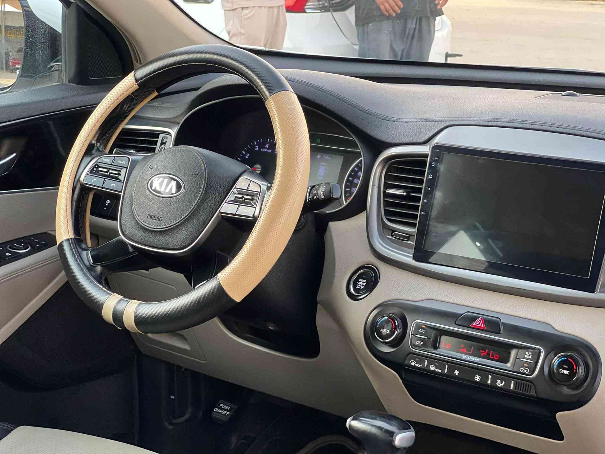 سورنتوا 2020 خليجي بسمي بغداد 

6 سلندر 7 راكب 3 قطع تبريد بصمة 3 أنظمة قيادة تحكم ستيرن جنطة كهرباء كشنات جلد وكهرباء دبل شباك ويل كروم  مكينة مكفولة وكير مكفول تبريد ثلج حدادية شرط 
تخم تاير جديد ماشية 96 كم السيارة حلوة وجديدة

السونار بالمنشور تبديل باب فقط 

السعر 227 وبيهة مجال مكاني الكوت 
***********
***********
