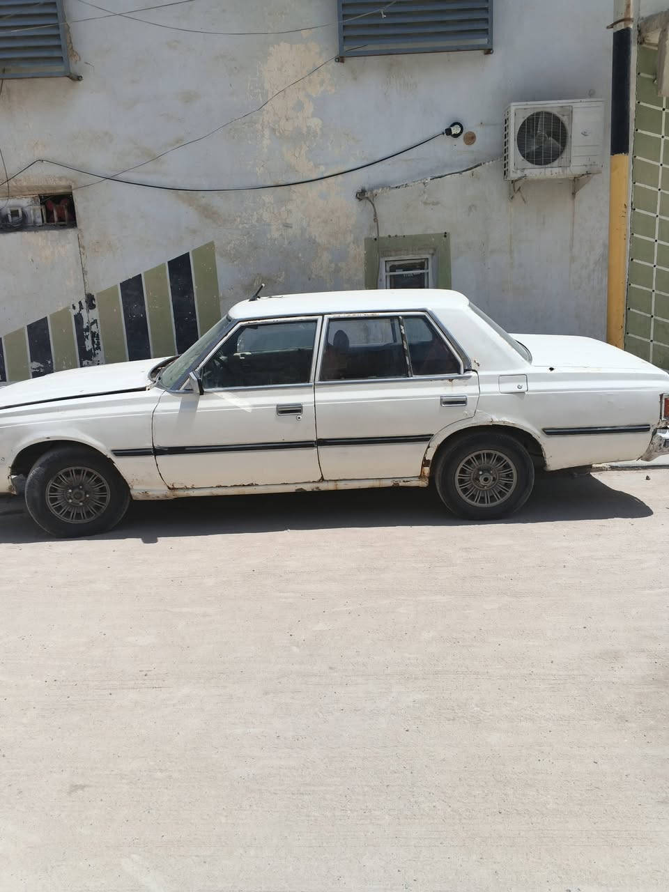 سلام عليكم سوبر مديل 83 البيع بدون رعي مكينة ثنين ونص مكفول من سرقة والعشائر السعر 11 وبيه مجال مكان نجف حي الشرطة الرقم ***********
