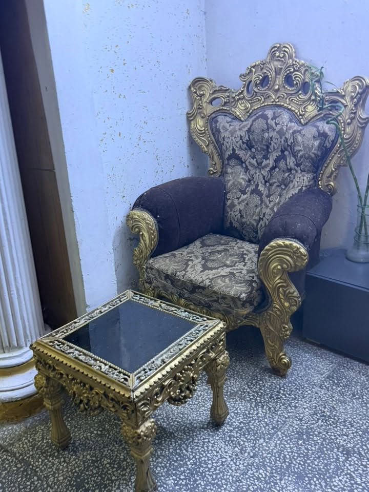 السلام عليكم تخم ملكي مستخدم للبيع للاستفسار  9 مقاعد وطبلات 2 وياه
350 وبي مجال بسيط

*********** وتساب رسائل وشكراً
