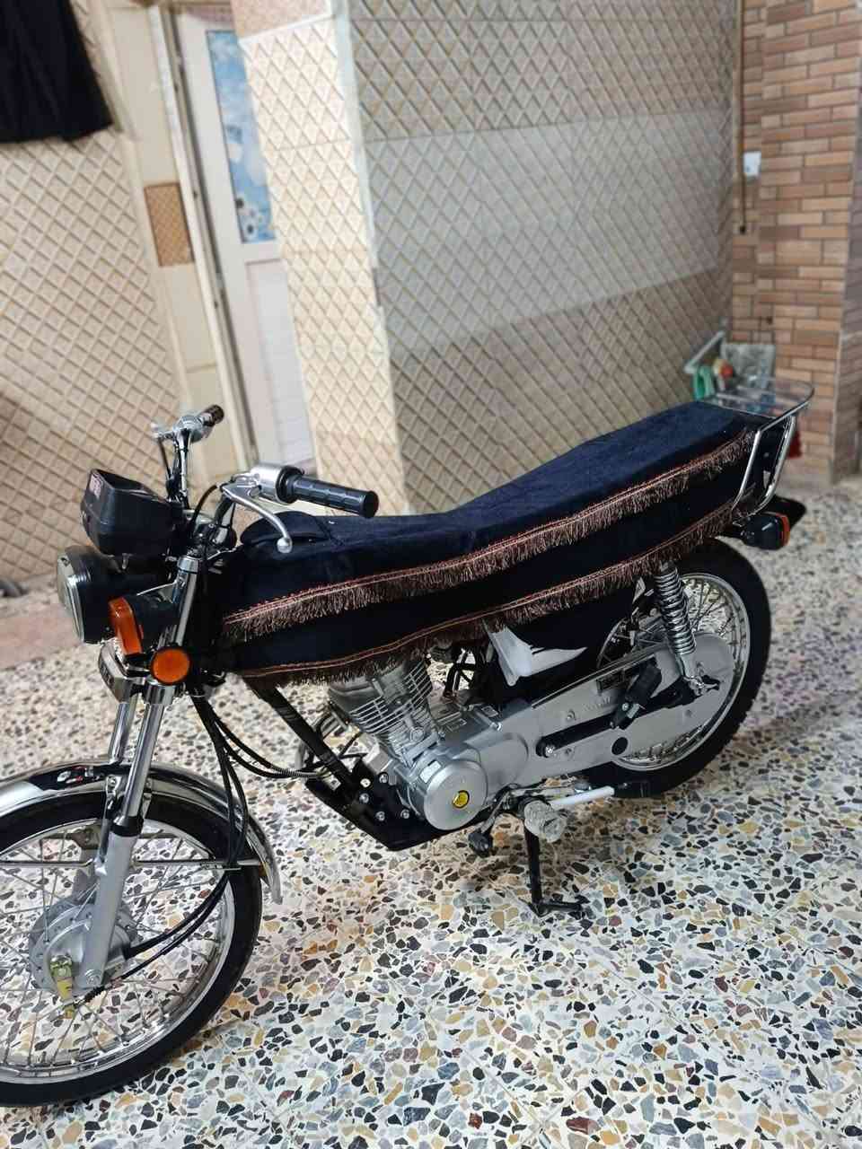 سلام عليكم دراجه نامه شلامجه كفاله عامه بعده عله سحك وراق سكنر موديل 26 مكفواله من كلشي ما نقصه برغي مكاني عماره حي عسكري لونه ابيض سعره وحد وخمسين وبيه مجال قليل رقمي وتساب بس *********** صاله 15 يوم من شاده
