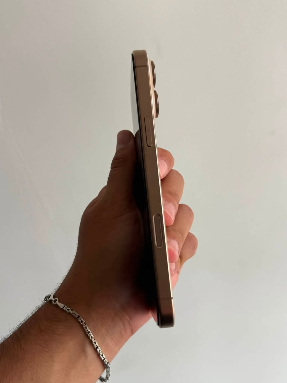16 برو ماكس ذاكره 256 لون ذهبي
بطاريه 96 ماستر شرق اوسط 
الجهاز كامل ملحقات كارتونه وكيبل أصليات 
الجهاز تجي تشوفه وتفحصه زلغ ما بيه وبالعافيه للي ياخذه
سعرة مليون ٣٥٠ 
***********

