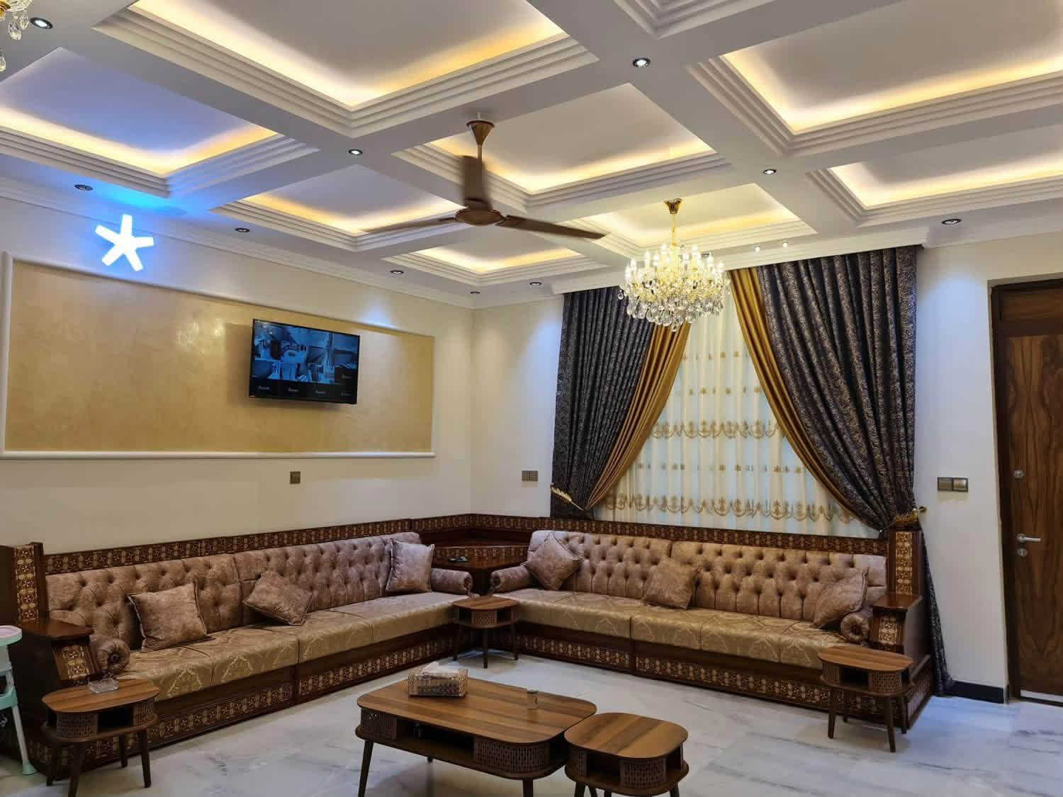 حي التجار البلديات
مساحه 200 متر واجه 10 ونزال 20

بيت ركن وتشجير جانبي وخلفي 

طابو ملك صرف

بيت بناء حديث 2023 درجه اوله

يحتوي ع 7 عرف نوم 

للاستفسار

***********
