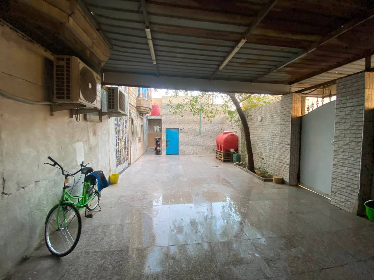 دار للبيع مساحته ٣١٨ حي المهندسين خلف مطعم الوليمه مباشرتا ع شارع الزبير
عدد الغرف ٦
صاله
دوانيه مساحته ٨*٣
  

سعر ٥٠٠ مليون
***********
