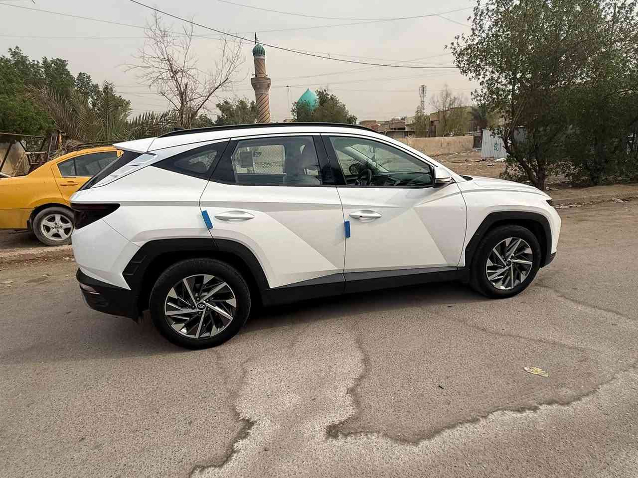 سلام عليكم سيارة توسان موديل2024 خليجي سيارة مكفولة من الصبغ بيها بارد علة كد اصبعين السعر190$ مع مجال بصيط***********
