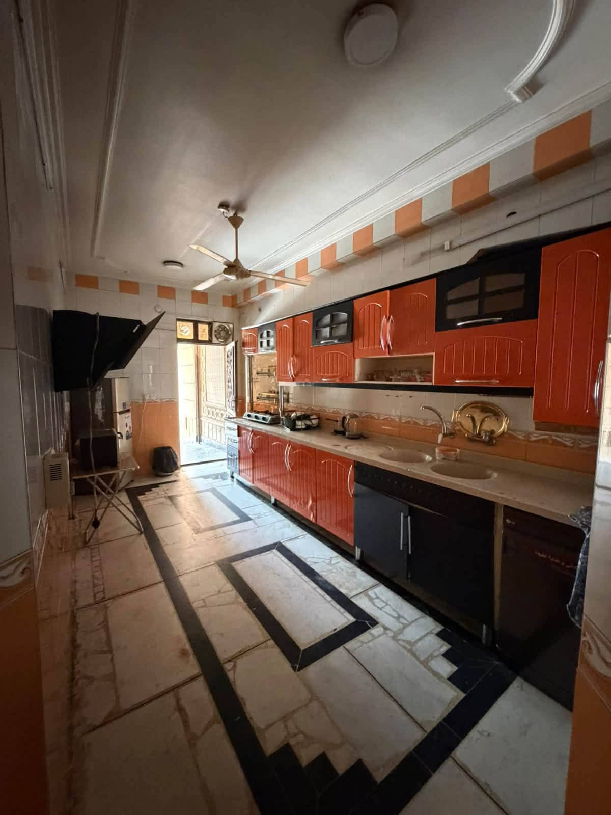 🏠 للإيجار في السيدية – شارع الخيزران

📐 المساحة: 150 متر

✨ العقار يتكون من:
• كراج
• 3 غرف نوم
• صالة
• مطبخ
• خدمات صحية
• هول داخلي بطابقين
• مجهز بسبالت
• مطبخ مجهز
• غرفة نوم مجهزة

💰 الإيجار: مليون و400 ألف دينار

📍 الموقع: السيدية – شارع الخيزران

📞 للاستفسار والتواصل:***********
