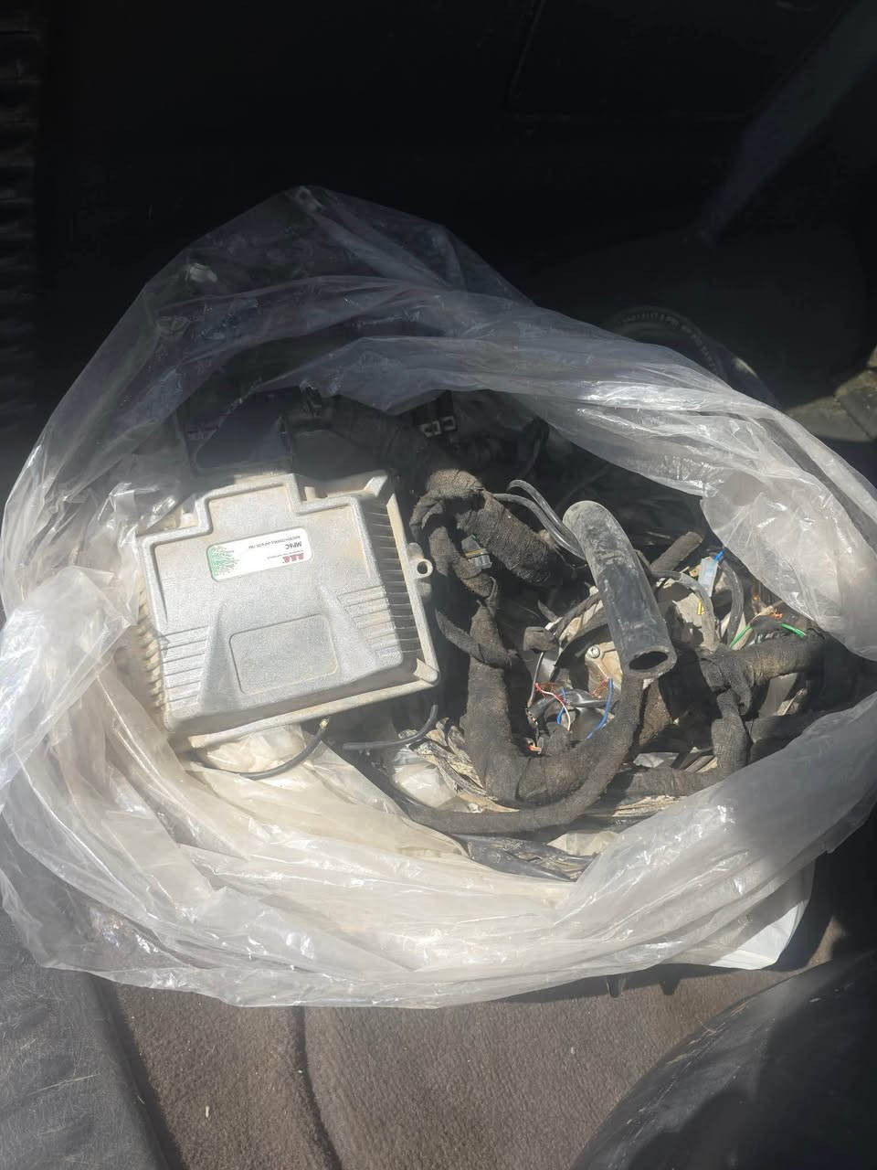 غازی ئیتاڵی بۆ فرۆشتن شەش پستۆنە کامل ئەشیا مەزبووت و بەشەرت سەعری 300 دۆلارە.    *********** أربيل, العراق
