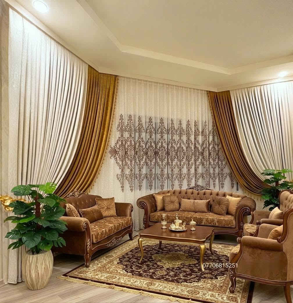 أهلاً بك❗ 
 "سيدارز للستائر" اسم يوحي بالفخامة والجودة 
​ لأن بيتك يستحق اللمسة المثالية... ✨
🧶 الستائر ليست مجرد قطعة قماش تغطي النوافذ، بل هي الروح التي تمنح منزلك الدفء والفخامة♦️ 
في سيدارز للستائر، نجمع لك بين أحدث الصيحات العالمية وأجود أنواع الأقمشة لنصنع لوحة فنية في كل غرفة.
​تشكيلة واسعة تناسب❗
♦️ المجالس، غرف النوم، والمكاتب♦️ 
​تصاميم مخصصة (مودرن، كلاسيك، وستائر رول/بلاك آوت)! 
♦️ ​دقة في التنفيذ والتركيب بأيدي محترفين! 

​🏡 سيدارز للستائر... نغير إطلالة منزلك، ونرسم تفاصيل فخامتك.
تواصل معنا الآن لمعاينة الكتالوج واختيار ما يناسب ذوقك!
📞 [*********** ] 
📍 [كراده داخل ارخيته ]
#سيدارزللستائر
#ديكورات_راقيه
#تصميم_داخلي
#كراده_داخل_ارخيته

نص مكتوب في الصور:
- ***********
- سيدار للستائر