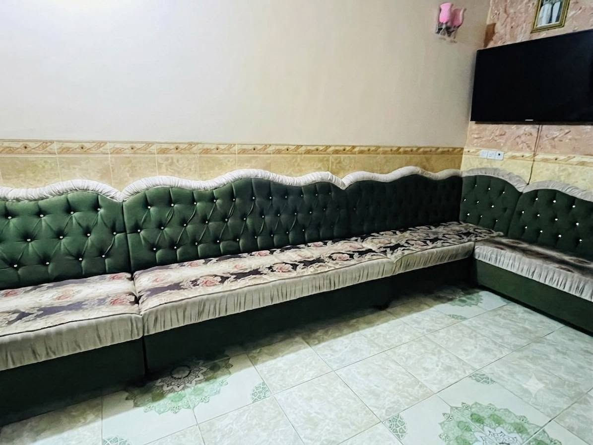 السلام عليكم ديوان للبيع 16.5متر السعر مليون و350وبي مجال العنوان بابل الحله شارع80 ه‍ـــ***********
