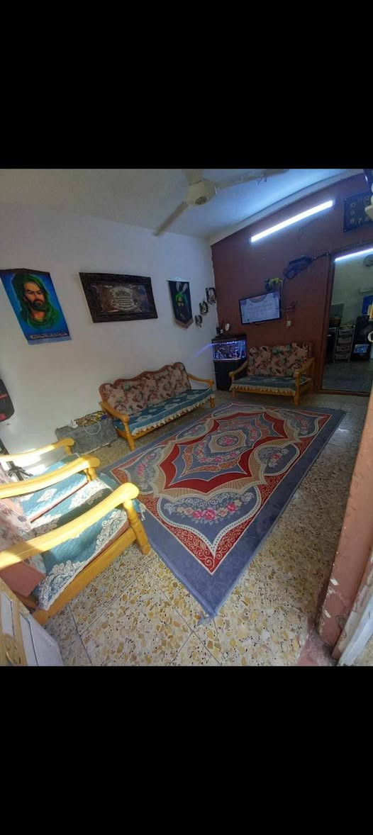 بيت زراعي مساحه ١٠٦يتكون من غرفتين نوم  وصاله ومطبخ مدخلين مكان شهداء البياع السعر ٥٠بي مجال استفسار ***********

