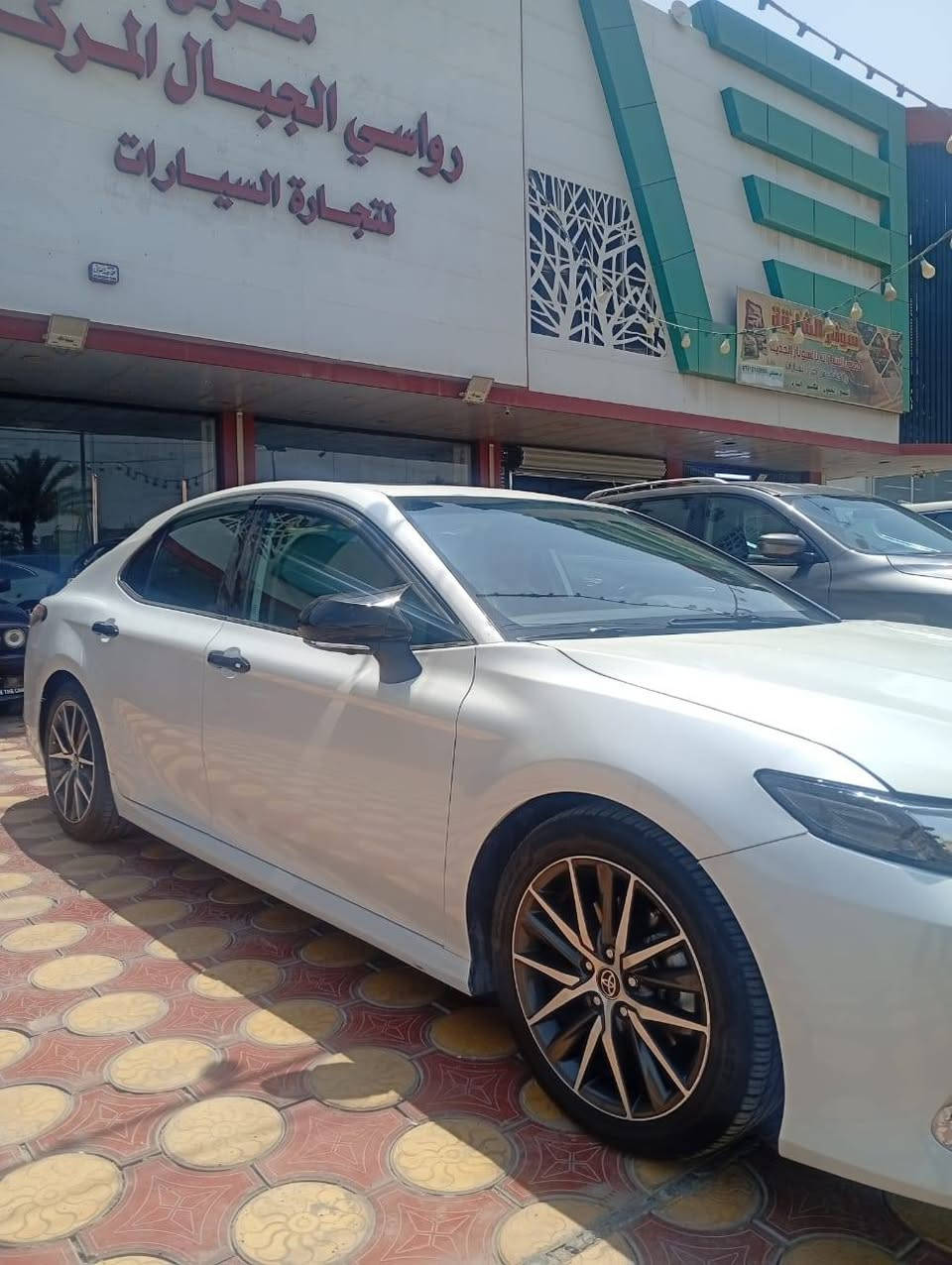 كامري موديل 2023فول ماشيه 140 الف بيه بنيد صبغ فقط السعر 187وبيه مجال رقم صاحب السياره***********
