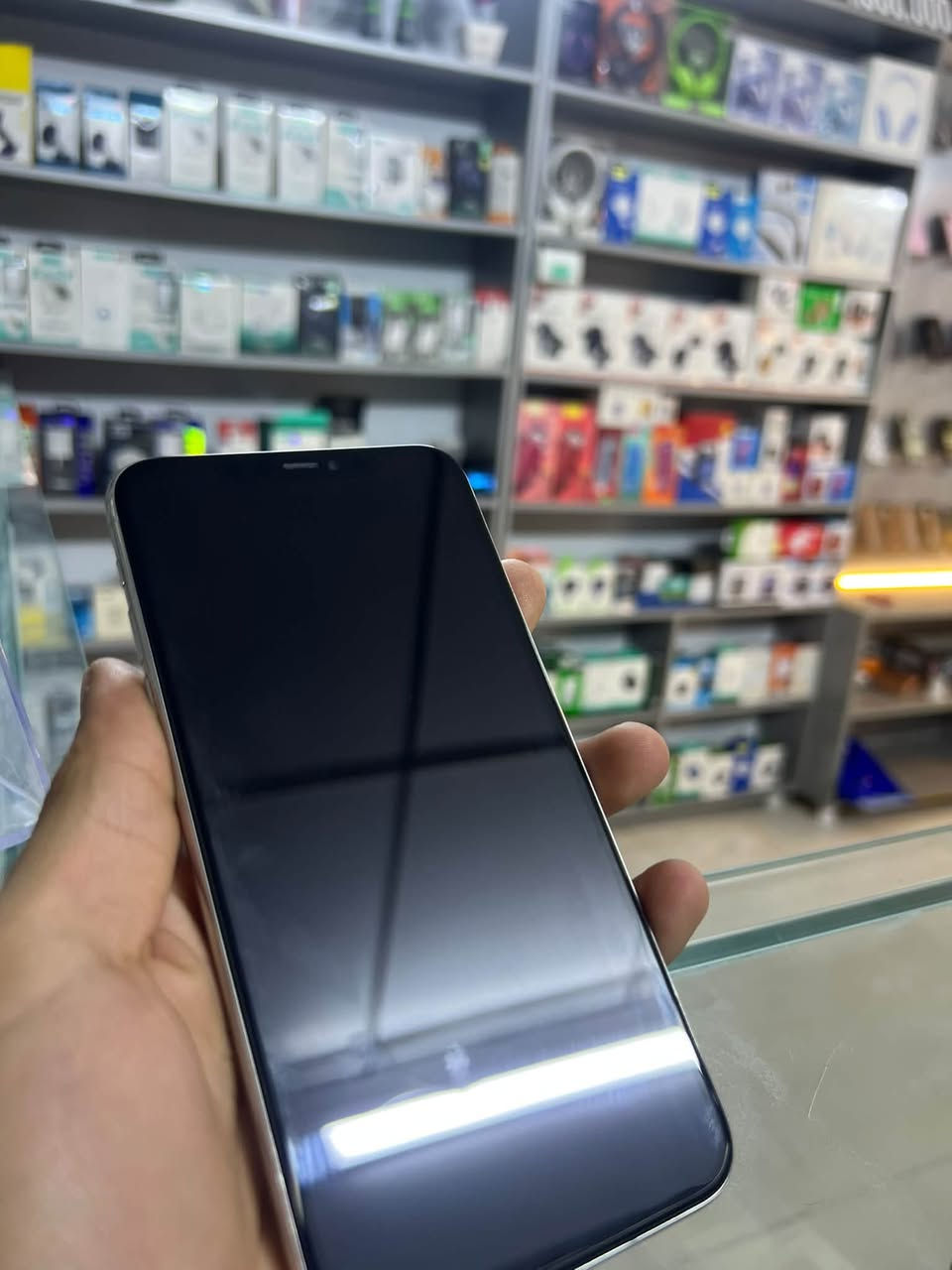 Iphone 11 pro max 256gb 1 sim
پاتری ٧٦ە مۆبایلەکە هەموو شتێکی بیلادیە بەس فەیس ئادیی ئیش ناکات سحریشی ٣٥٠ هەزارە مامەڵەشی تێدایە ئەوەش رەقەم ***********
